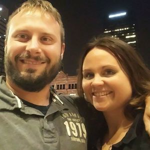 Meet your Posher, Hallie